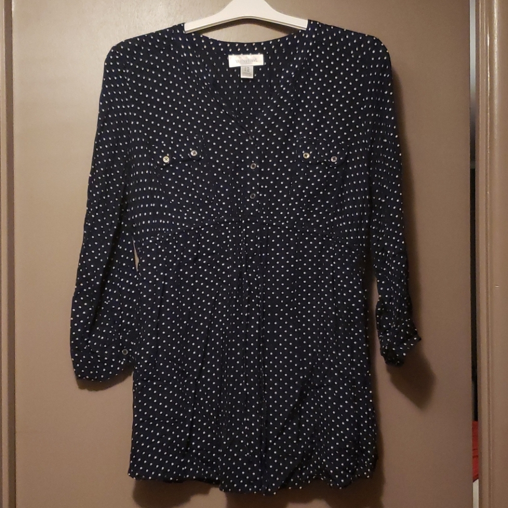 ☀️2/$25☀️ Navy polka dot maternity top